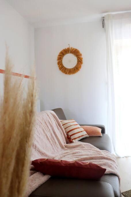 Ferienwohnung Le Cosy Plein Centre Avec Terrasse Meximieux Exterior foto