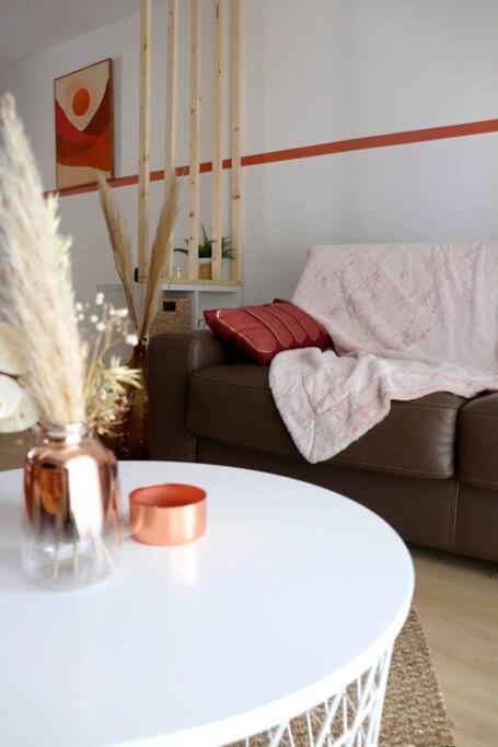 Ferienwohnung Le Cosy Plein Centre Avec Terrasse Meximieux Exterior foto